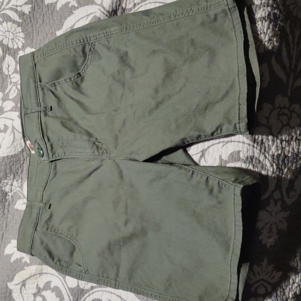 Women's Levi shorts size 30